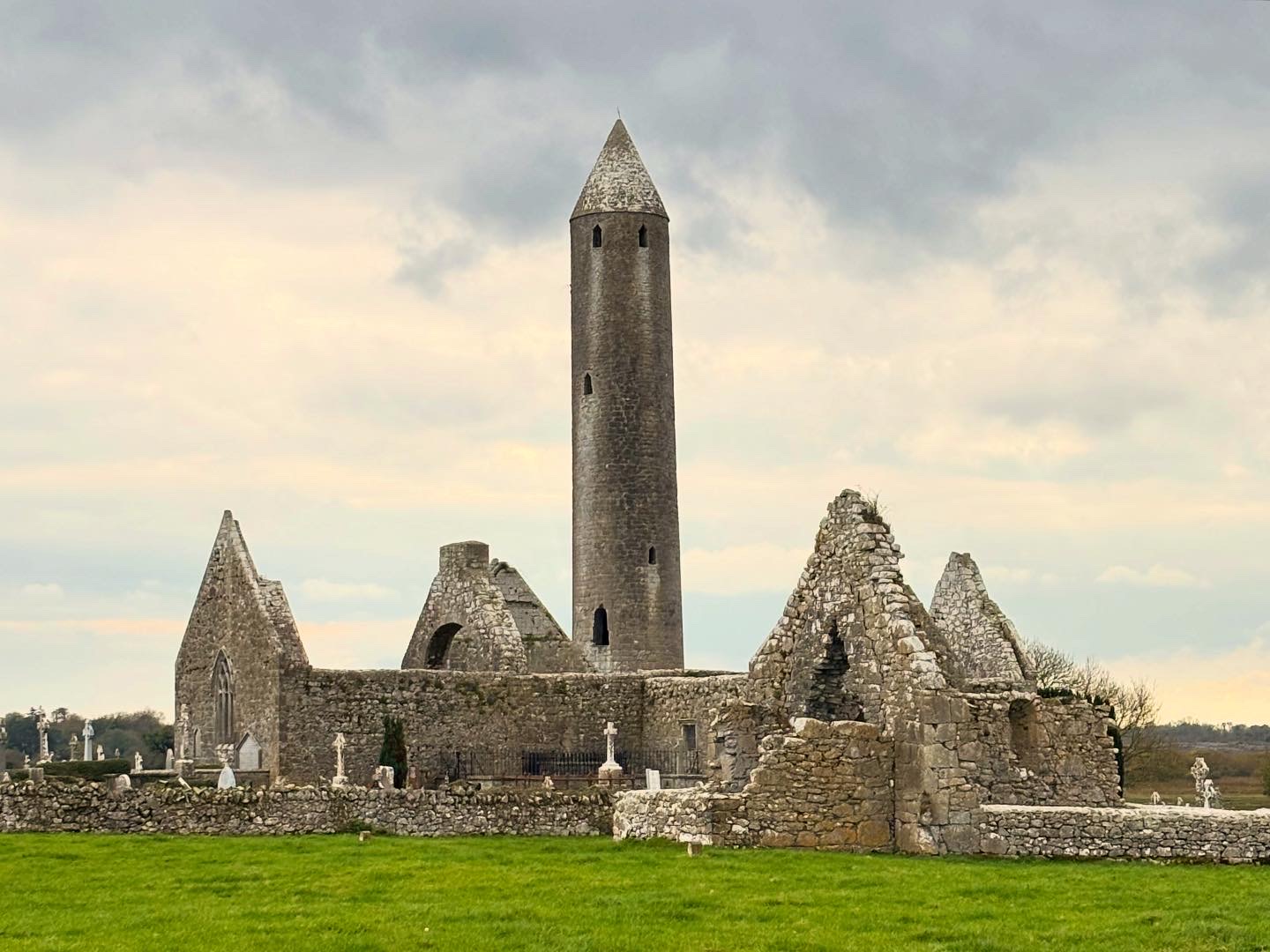 kilmacduagh monastery