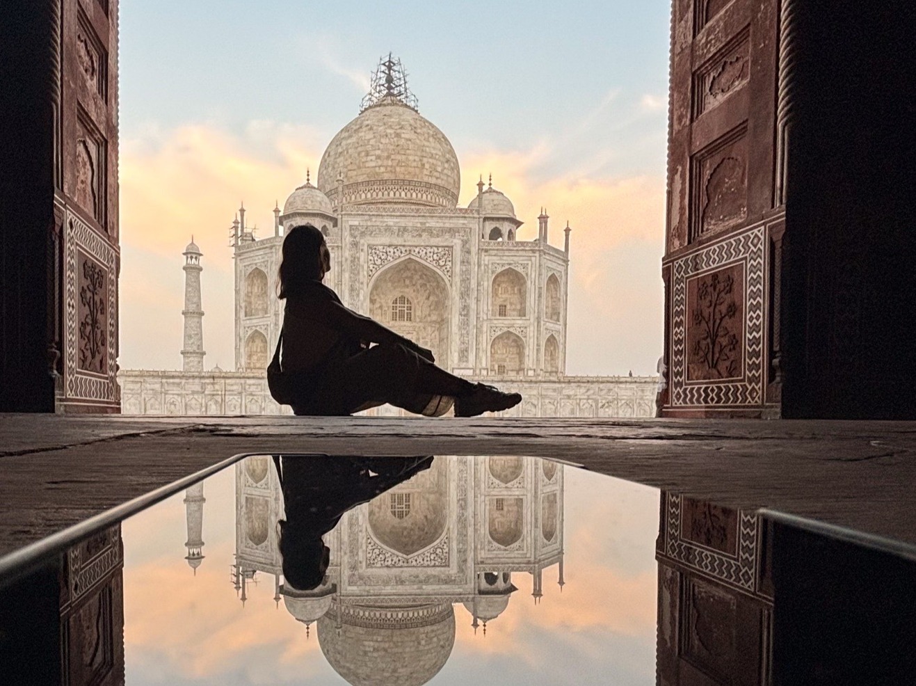 Beautiful colors of sunrise in the early morning at the Taj Mahal.
