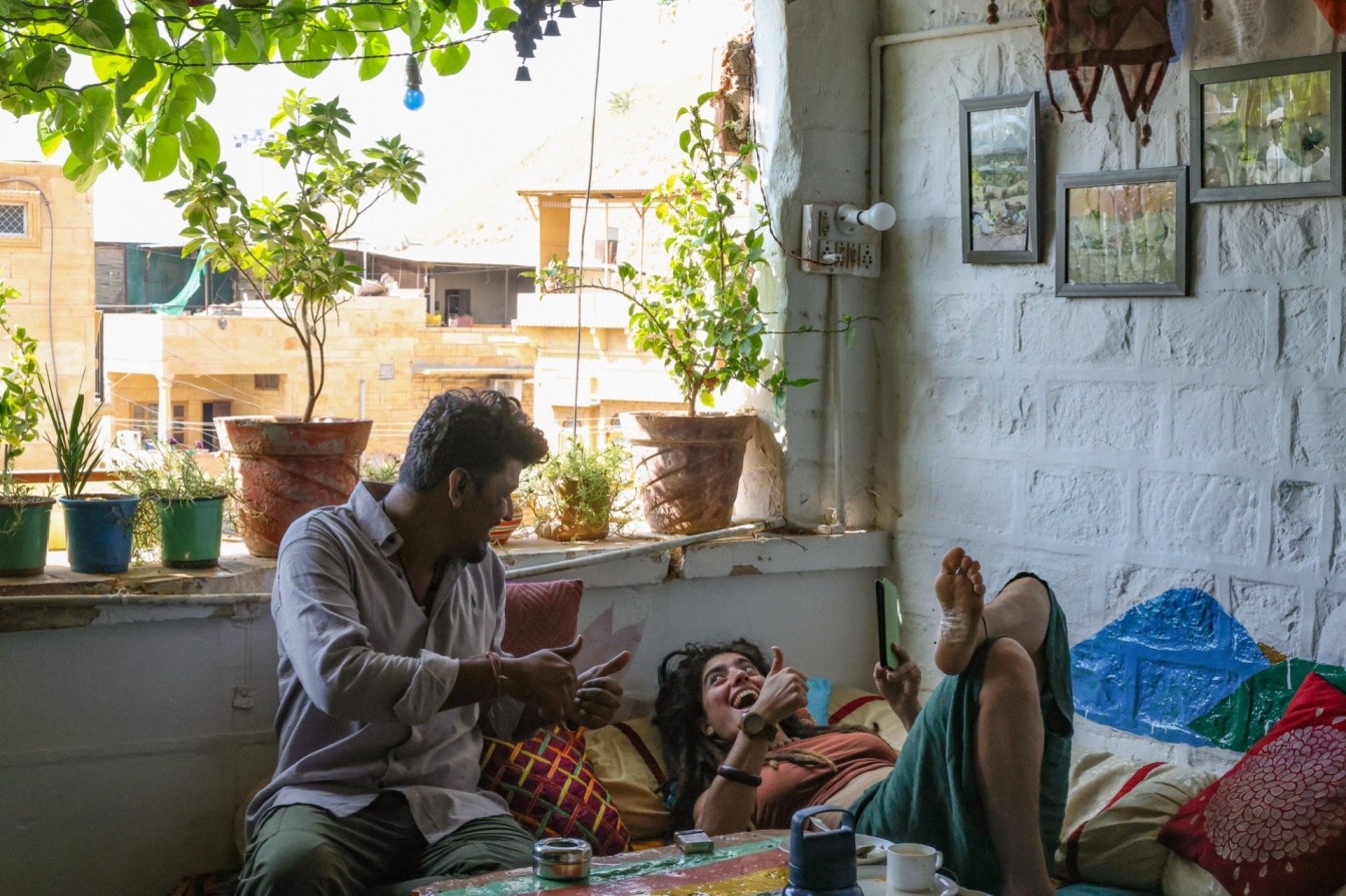 Friendly travelers and locals in a hostel in Jasialmer. 
