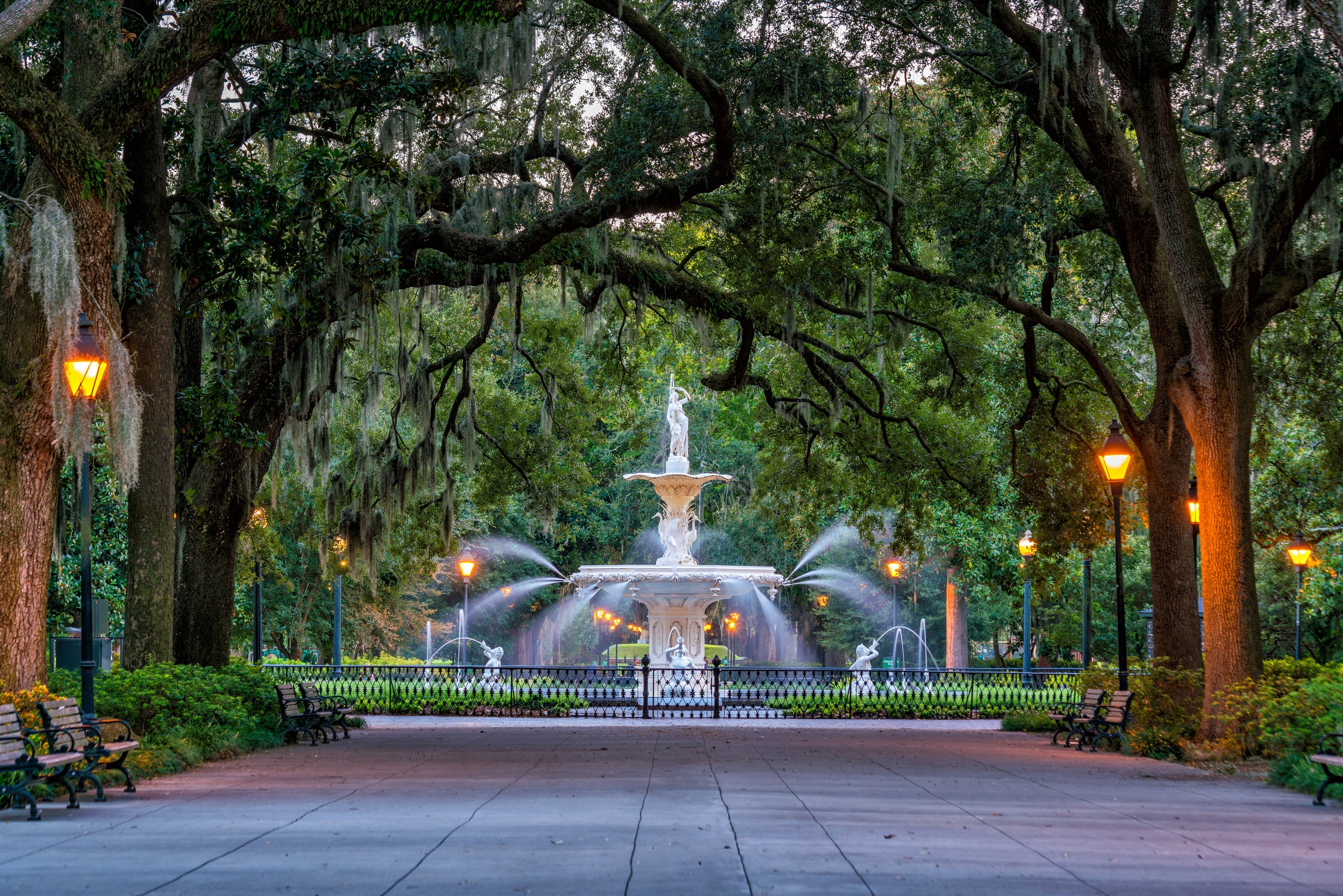 Forsyth Park fountain in Savannah Georgia, a free place to visit in the US