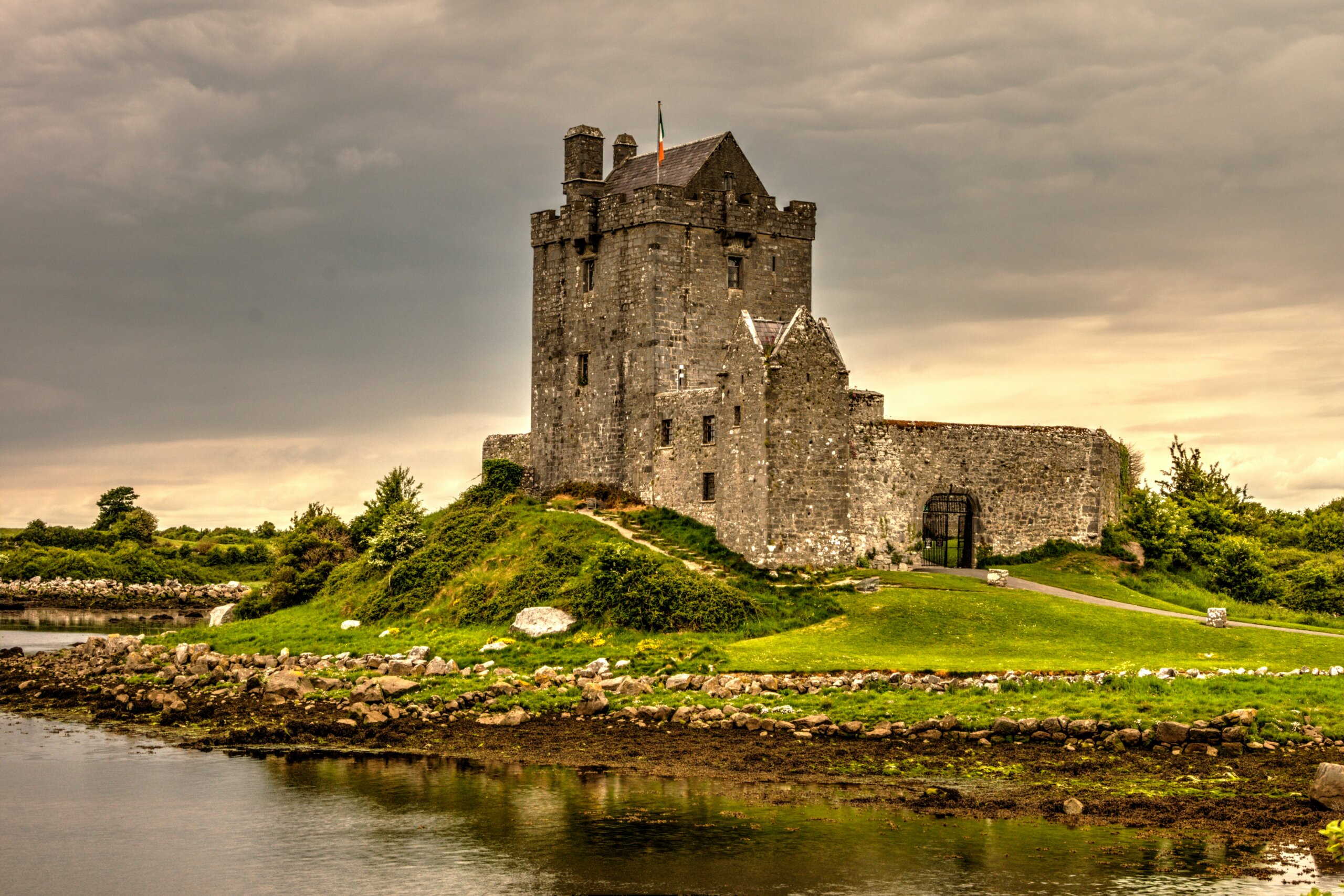 dunguaire castle