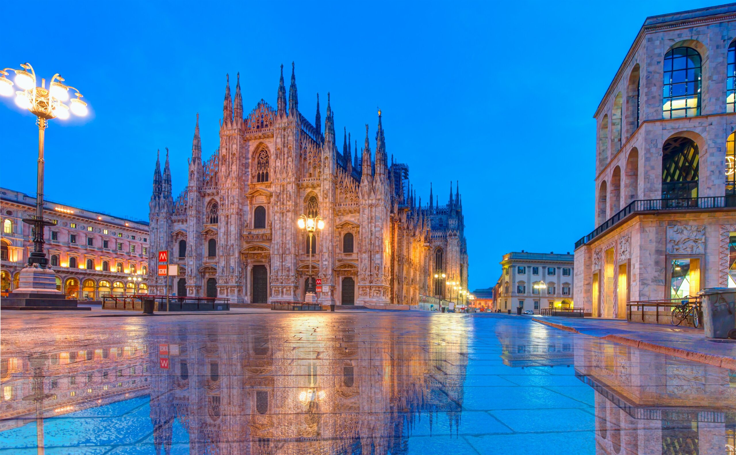 Milan Cathedral - (Duomo di Milano (Milan Cathedral) and Piazza del Duomo in Milan)

