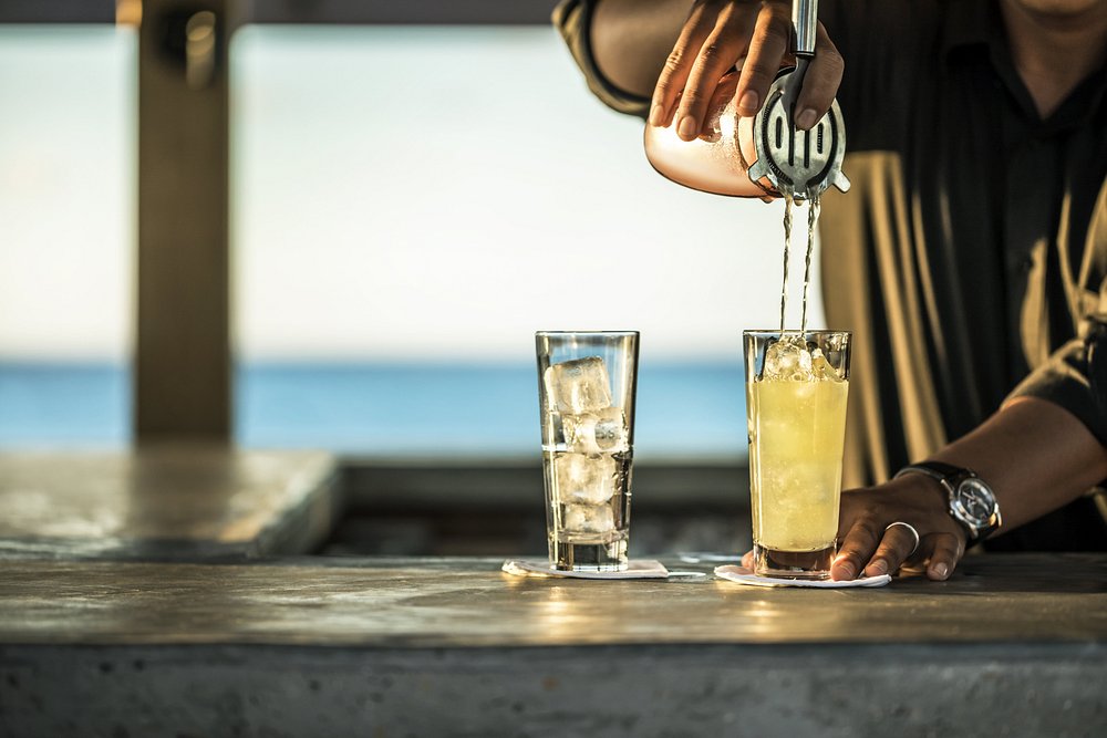 COMO Beach Club Cocktail Preperation
