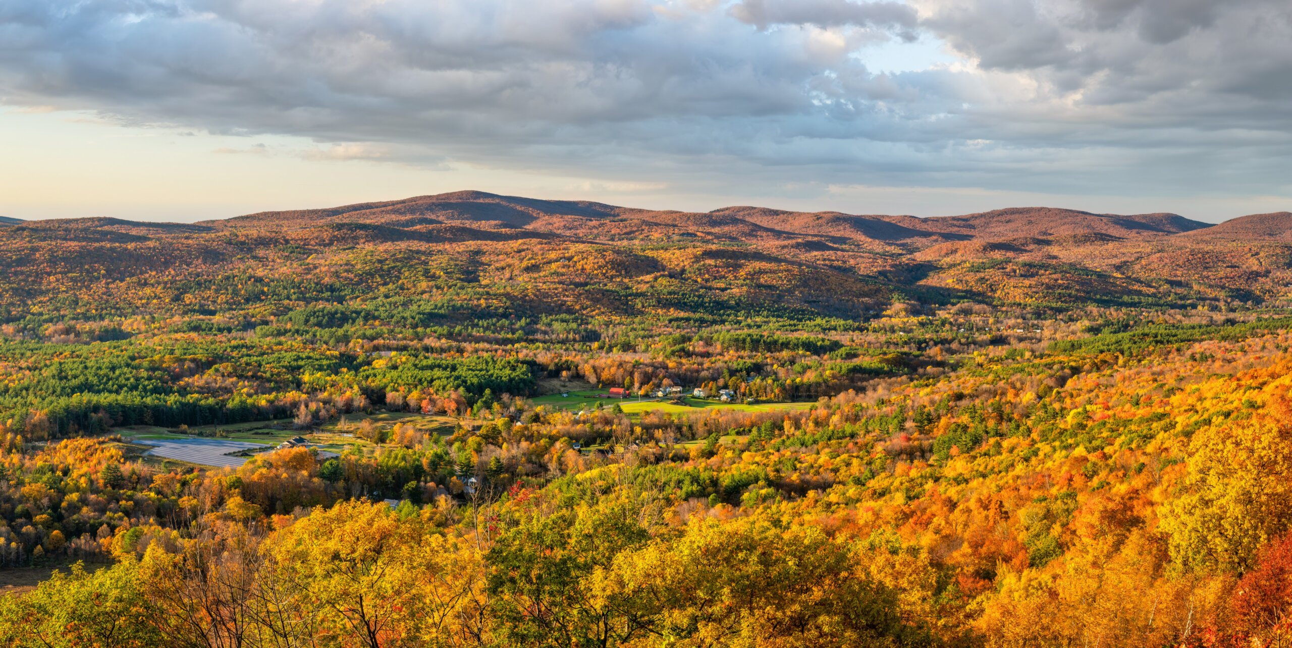 Golden Eagle Restaurant Autumn view at the hairpin overlook on the Mohawk Trail - Berkshires Massachusetts