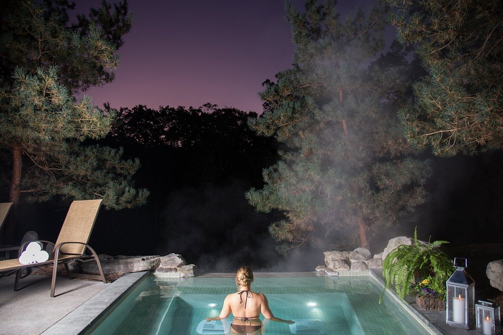 Horizon Whirlpool at The Lodge at Woodloch
