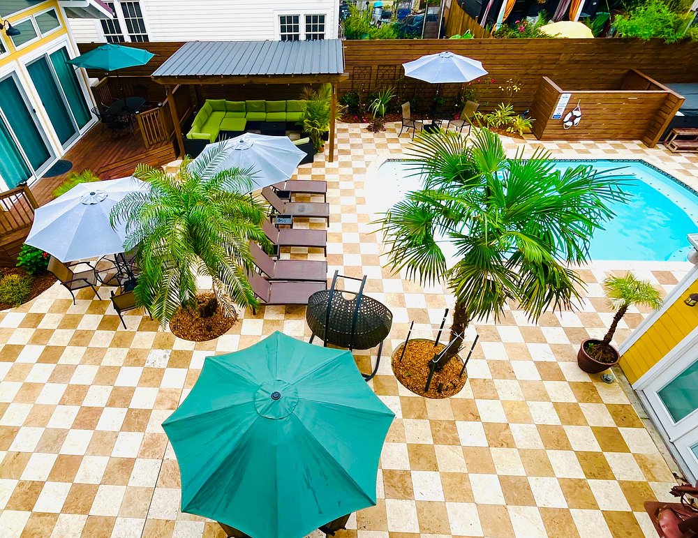 Overlooking pool 
