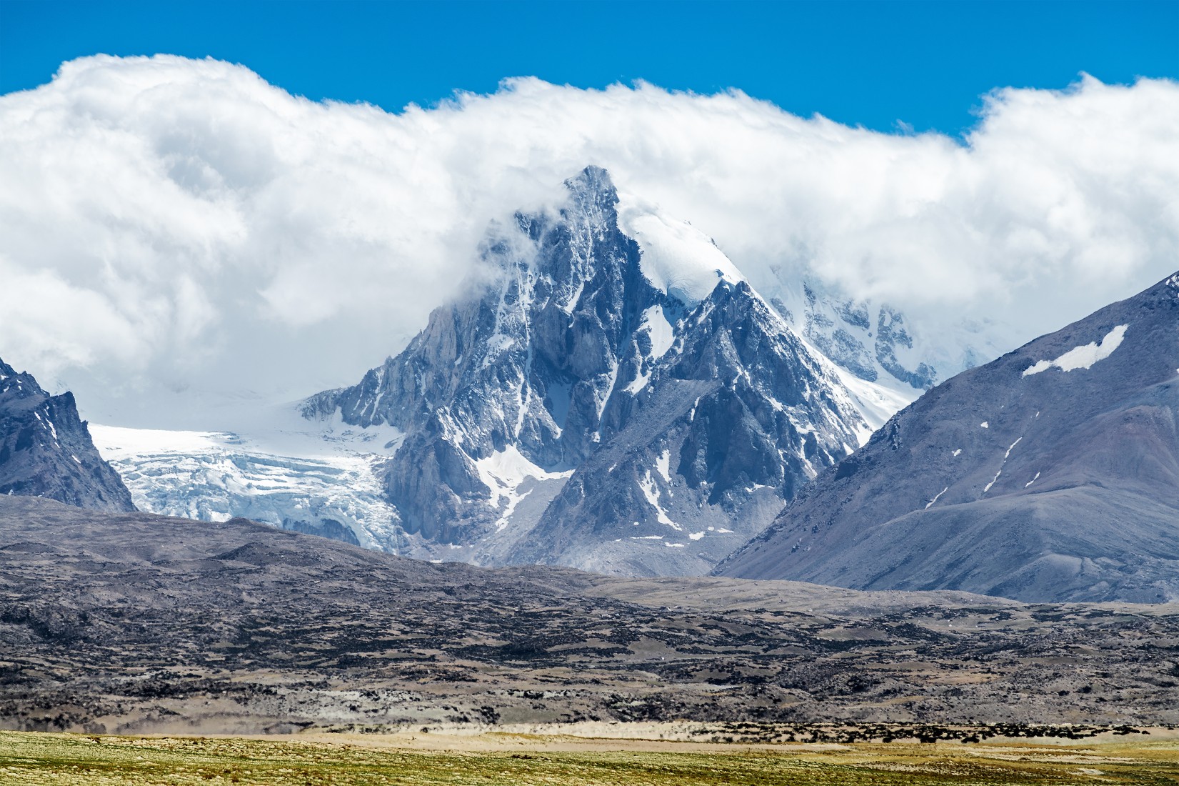 Shishapangma snow mountain in Kashgar city Tibet Autonomous Region, China.